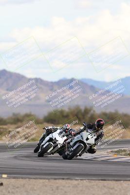 media/Nov-16-2025-Race Pace (Sun) [[8c5fa54630]]/Non Verified Riders (1st 20 Minutes)/5-Turn 15 (110pm)/